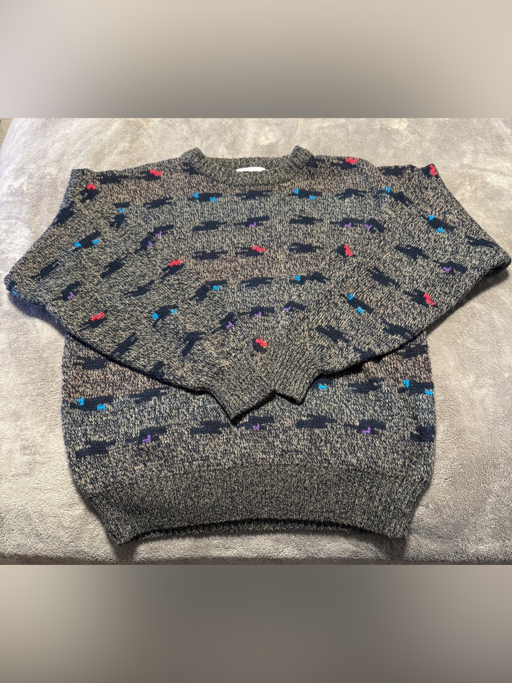 ✨ Neat Vintage Sweater